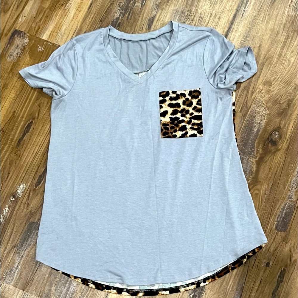 Womens Medium animal print boutique top